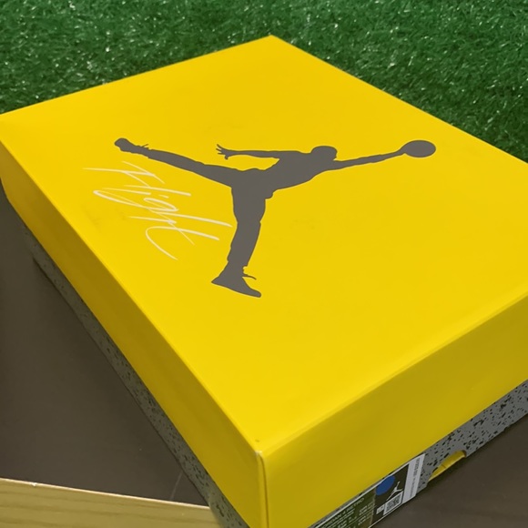 AIR JORDAN 4 LIGHTING ⚡️⚡️ - Picture 6 of 9